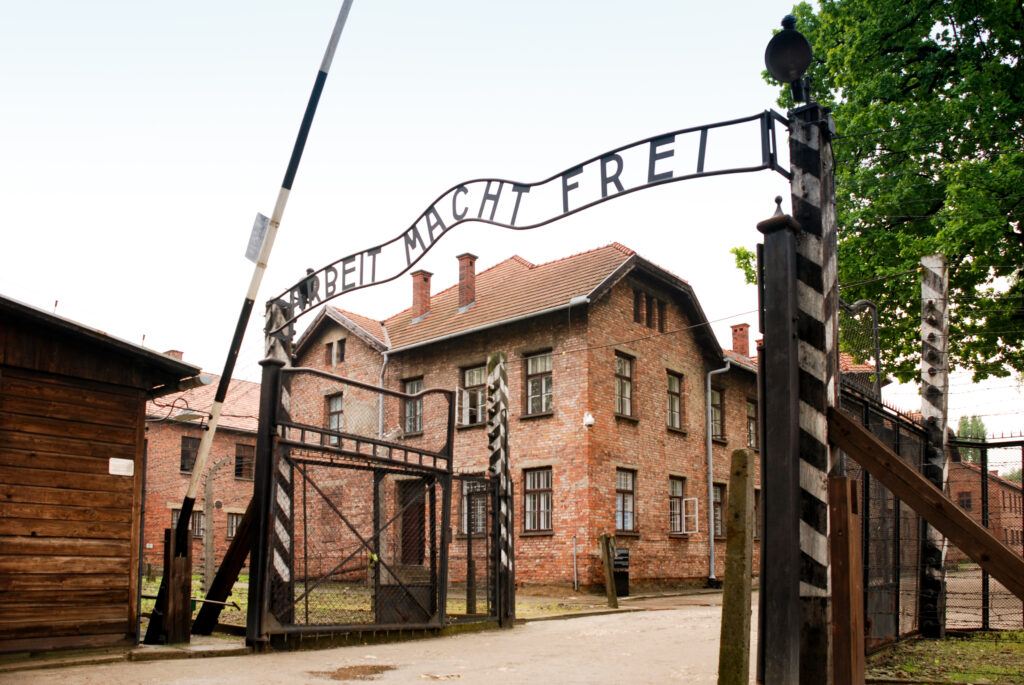 como visitar Auschwitz y más países de Europa barato