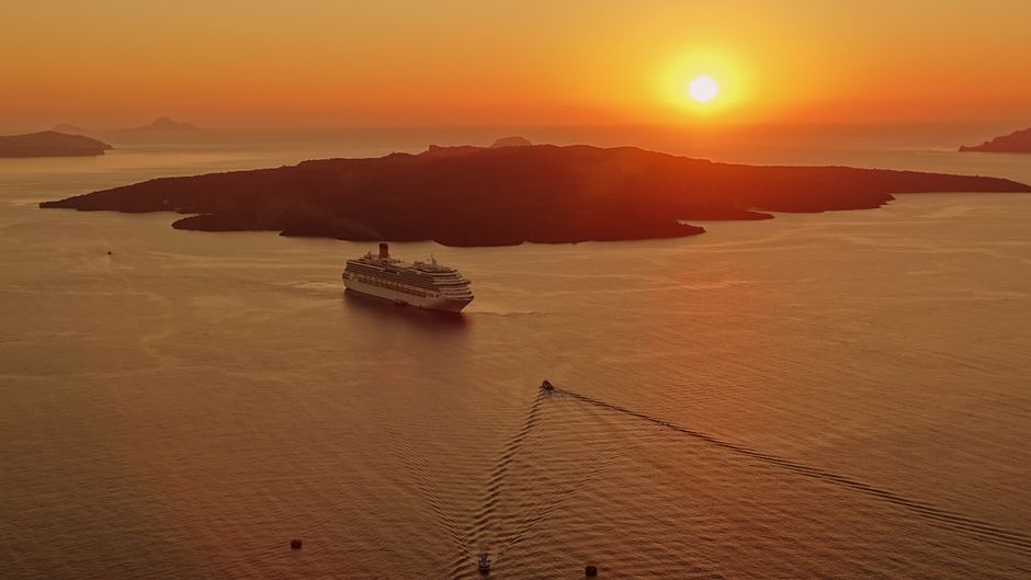 Atardecer sobre la caldera en Santorini — Grecia en 10 días