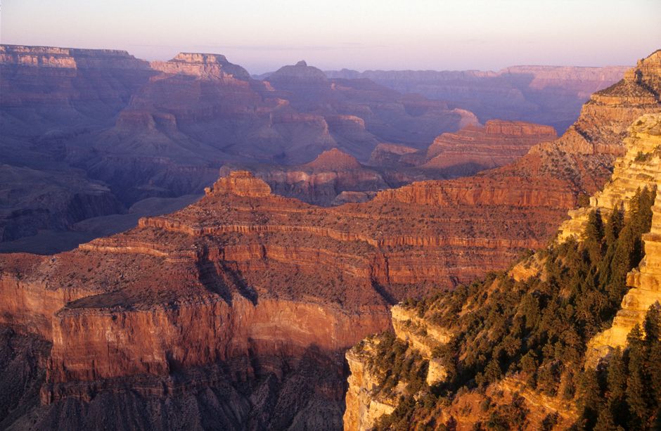 Costa Oeste Estados Unidos 12 días: ciudades, parques y carretera Atardecer sobre el borde del Gran Cañón en Estados Unidos
