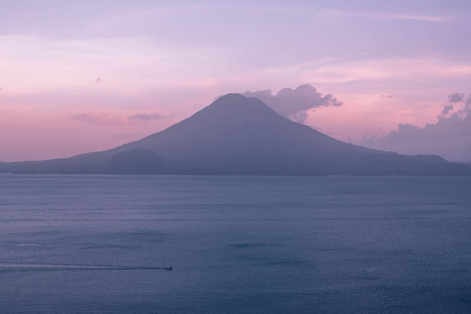 Lago Atitlán al amanecer en Guatemala - Guatemala en 10 días